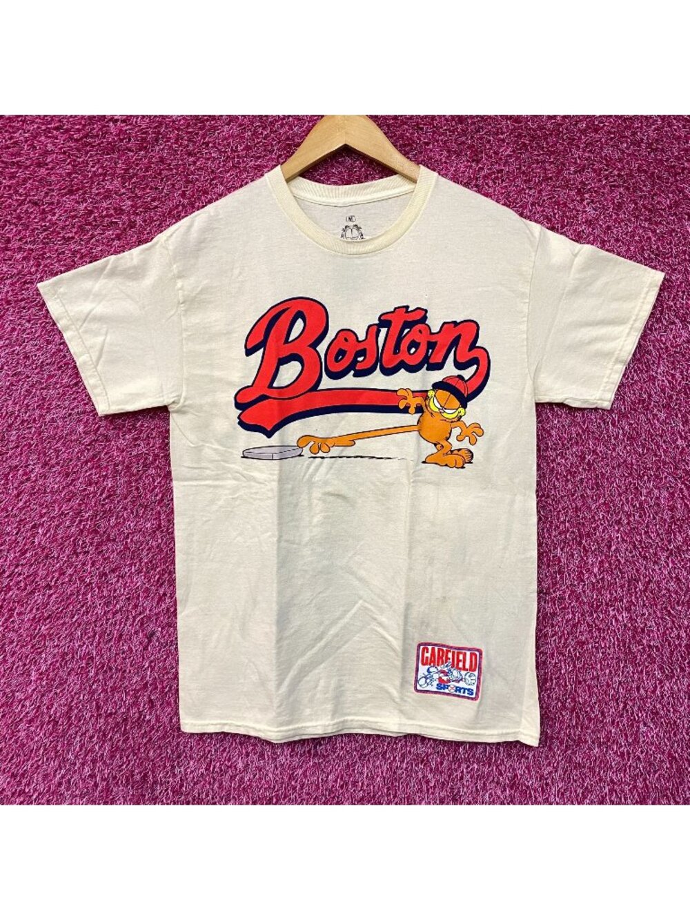 Garfield Boston Baseball Cartoon Graphic Design T-Shirt Medium